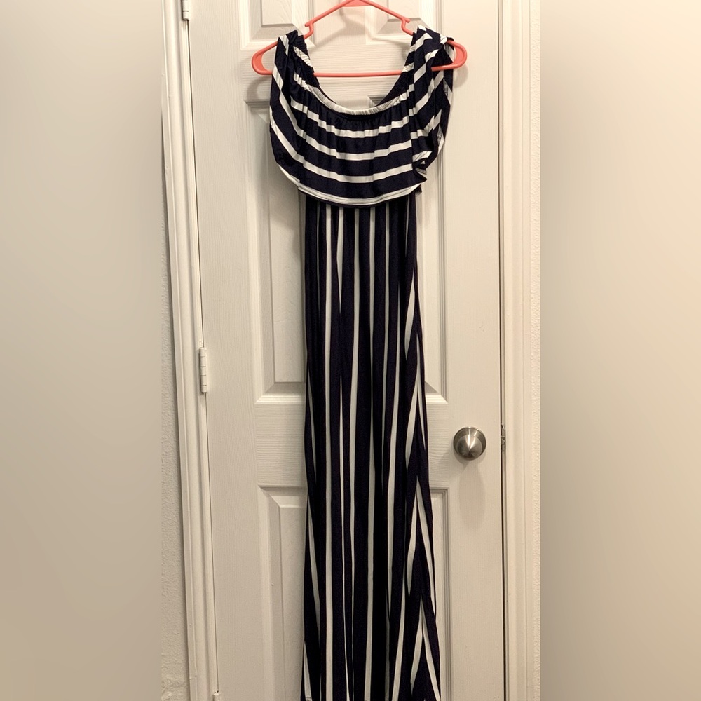 long dress with ruffled shoulders, brand Exist